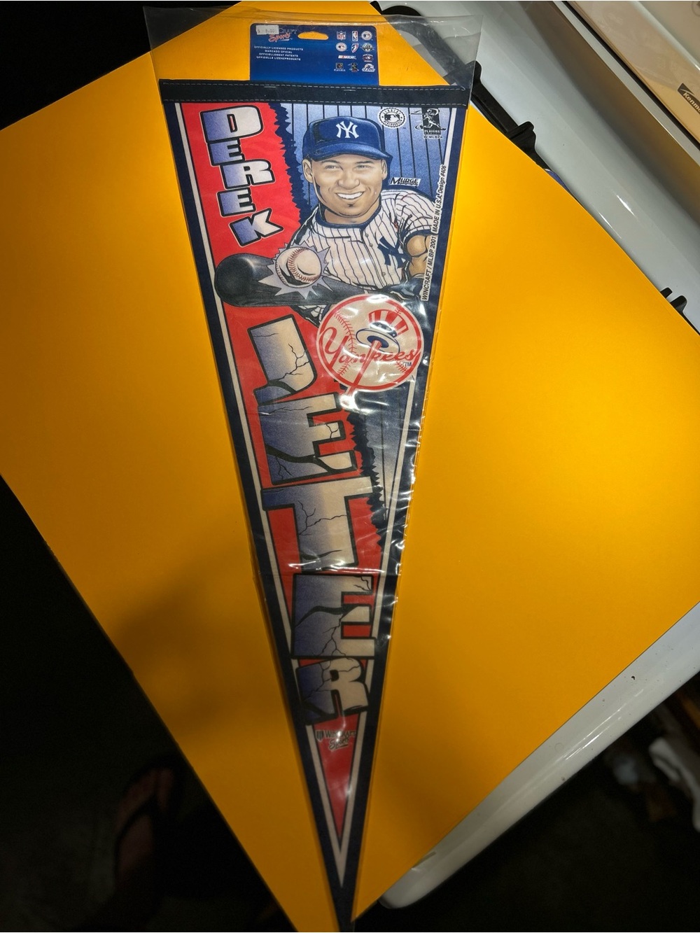 Rare New Vintage NY Yankees Jeter 2001 WINCRAFT MLB Caricature PENNANT FLAG
